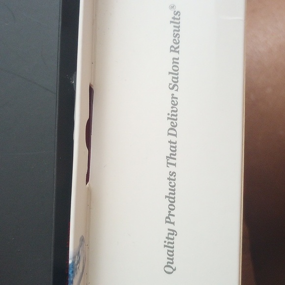 🌹A FREE🌹. KISS Bundle Salon Nail Designs Bring the Salon Home & Create - Picture 9 of 11